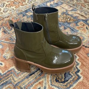 Women’s Jeffrey Campbell Quavo boots in patent khaki